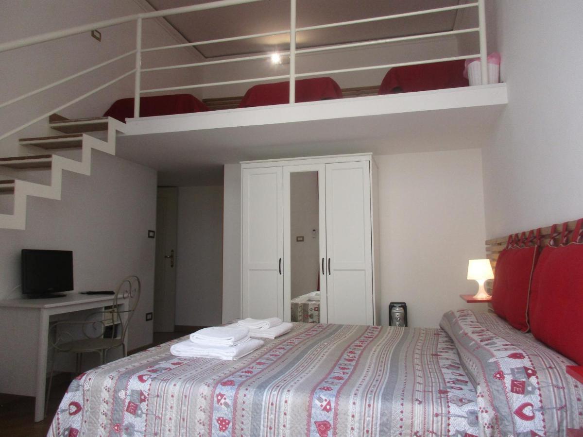 Il Borghetto Bed & Breakfast Napoli Bagian luar foto