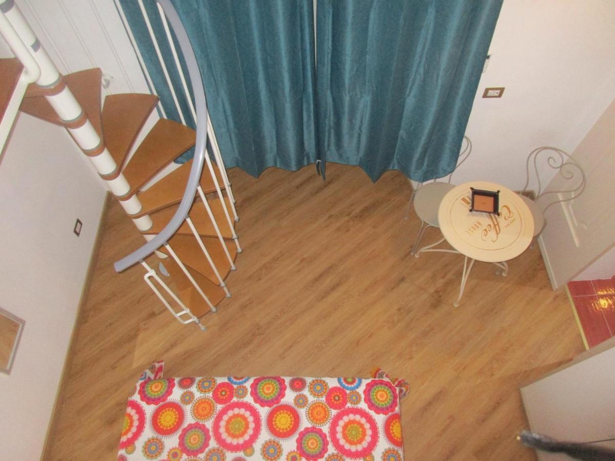 Il Borghetto Bed & Breakfast Napoli Bagian luar foto